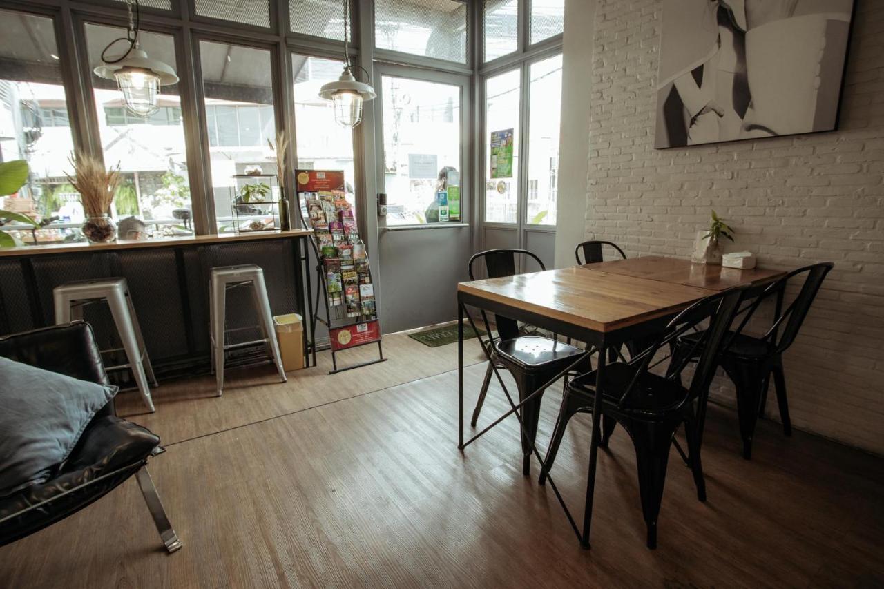 Fashen Poshtel Acomodação com café da manhã Chiang Mai Exterior foto